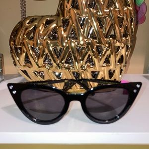 New!!!Betsy Johnson Sunglasses